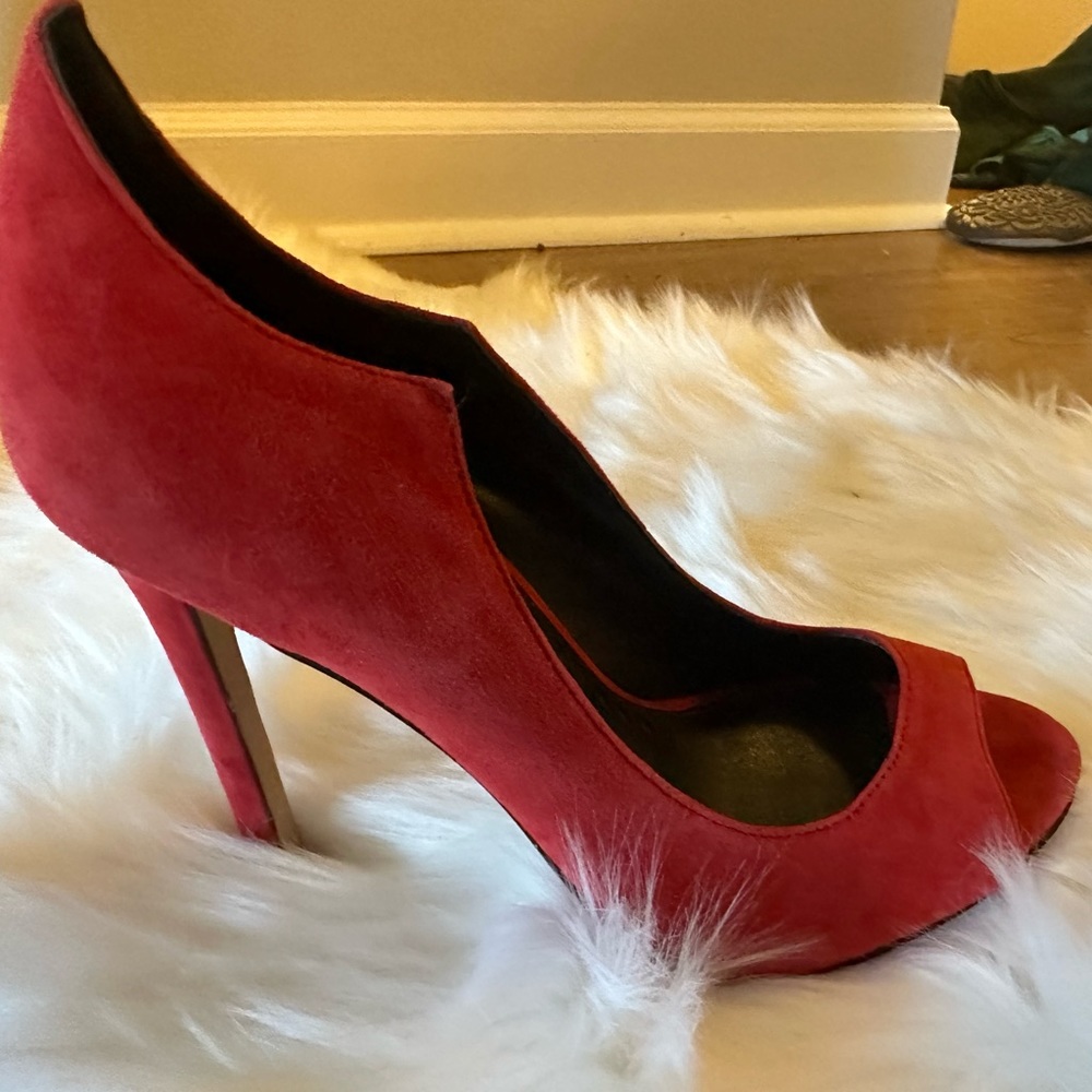 Dolce vita red pump